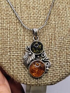 925 Sterling Silver Baltic Amber Green Cognac Pendant Necklace Leaf 6.49g